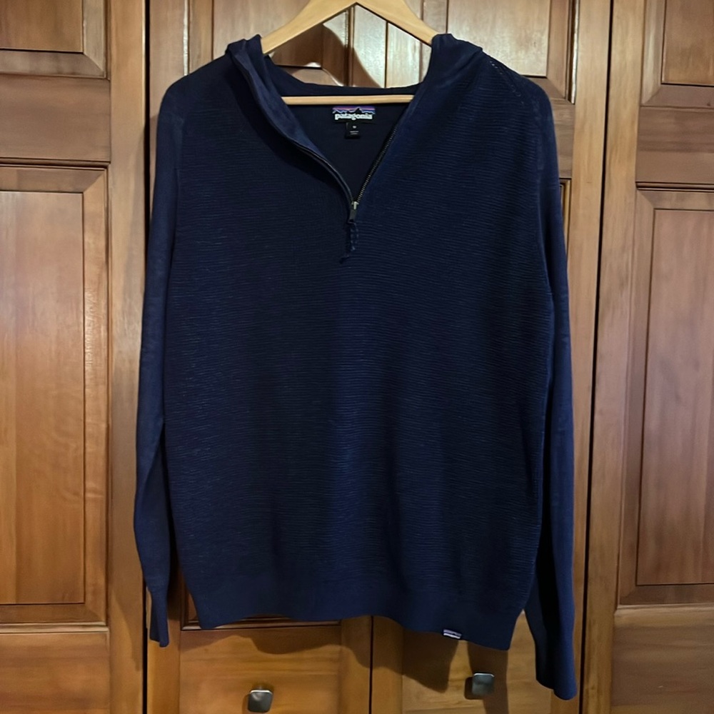 Men’s M Patagonia blue quarter zip hoodie sweater